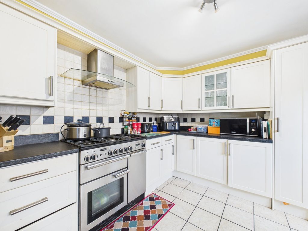Additional image 4 of 5 bed detached house for saleGables Avenue, Ashford, Surrey TW15