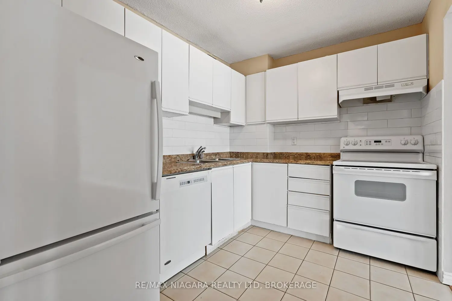 Additional image 3 of 7 Gale Crescent 502