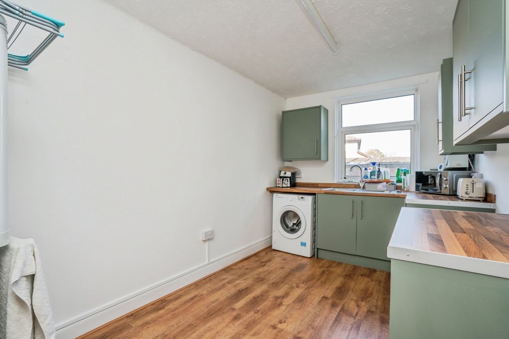 Additional image 14 of 1 bed flat for saleLondon Road, Portsmouth, Hampshire PO2