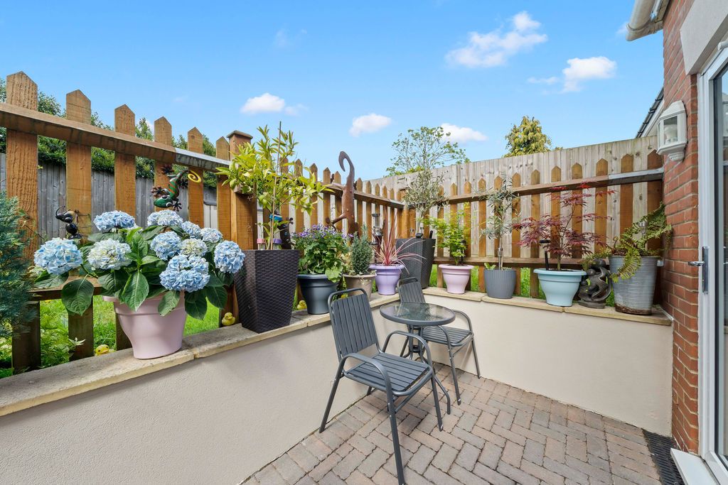 Additional image 15 of 2 bed maisonette for saleRoland Way, Worcester Park KT4