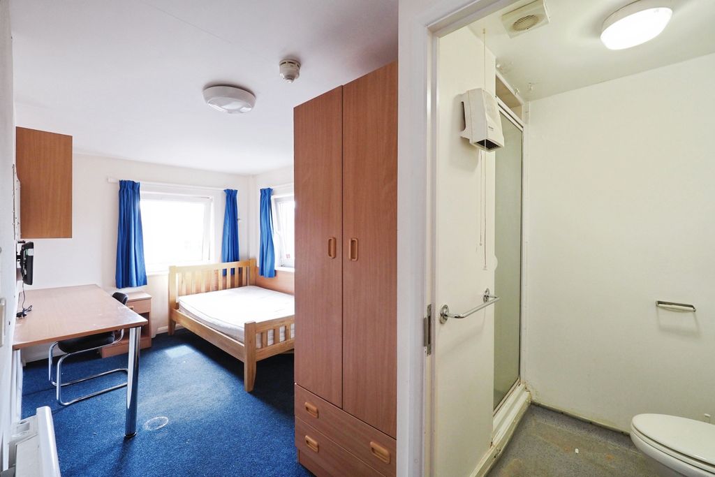 Additional image 15 of Studio for sale58-60 Woodgate, Loughborough LE11