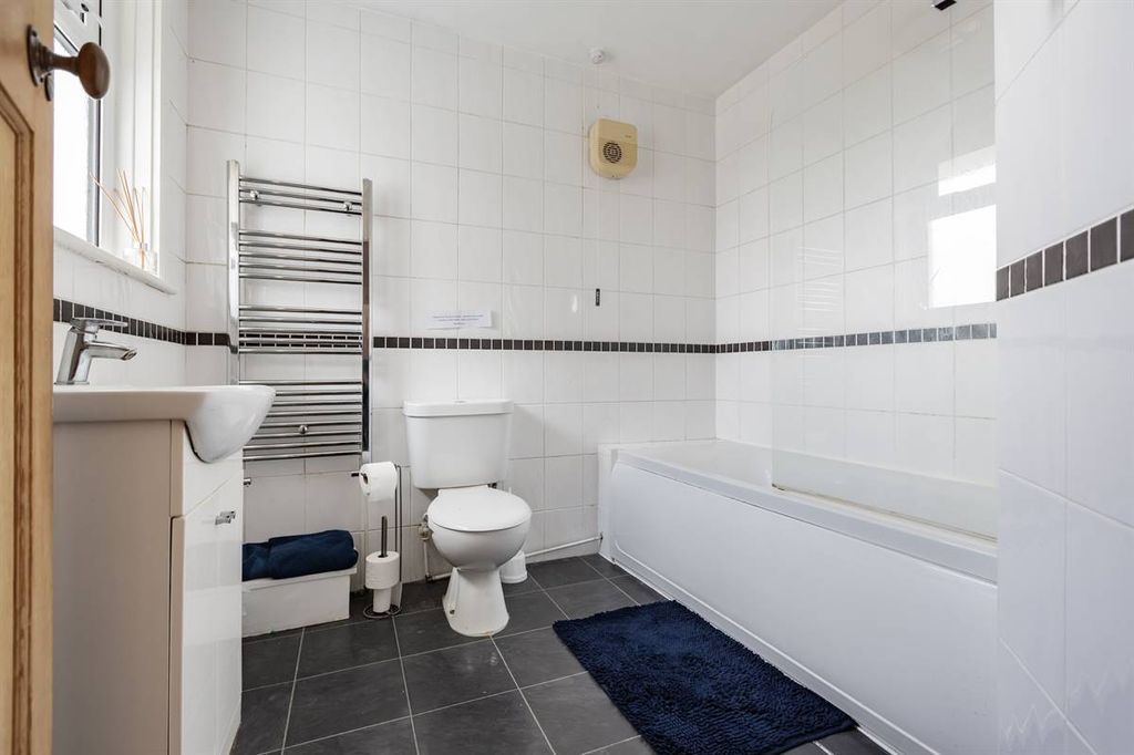 Additional image 12 of 2 bed flat for saleTankerton Road, Tankerton, Whitstable CT5