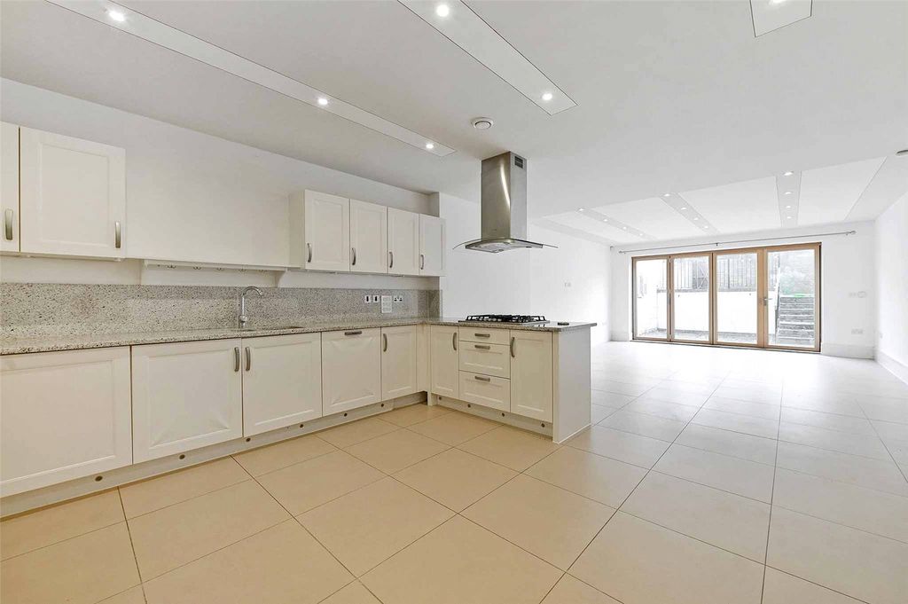 Additional image 13 of 5 bed terraced house for saleClaremont Road, Windsor, Berkshire SL4