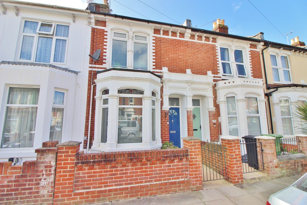 3 bed terraced house for saleBelgravia Road, North End PO2