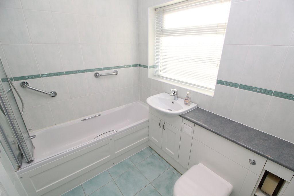 Additional image 13 of 3 bed semi-detached house for saleSt Ives Road, Wigston LE18