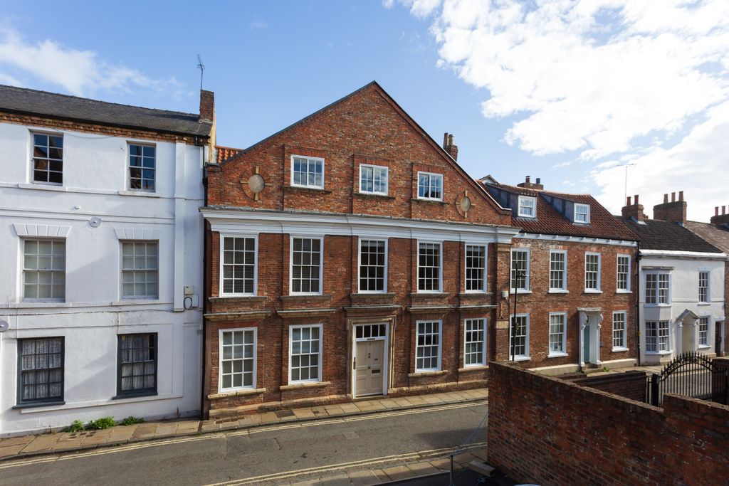 2 bed flat for saleOgleforth, York, North Yorkshire YO1
