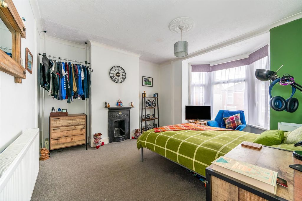 Additional image 20 of 4 bed end terrace house for saleMadeira Road, Portsmouth PO2