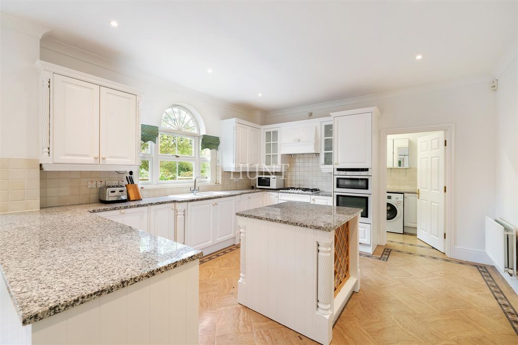 Additional image 4 of 6 bed detached house for saleRegents Drive, Repton Park, Woodford Green, Essex IG8