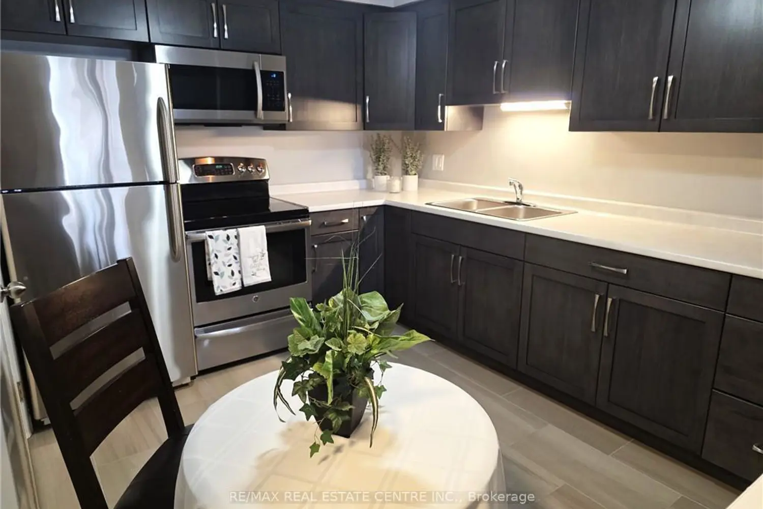Additional image 4 of 565 Greenfield Avenue 106