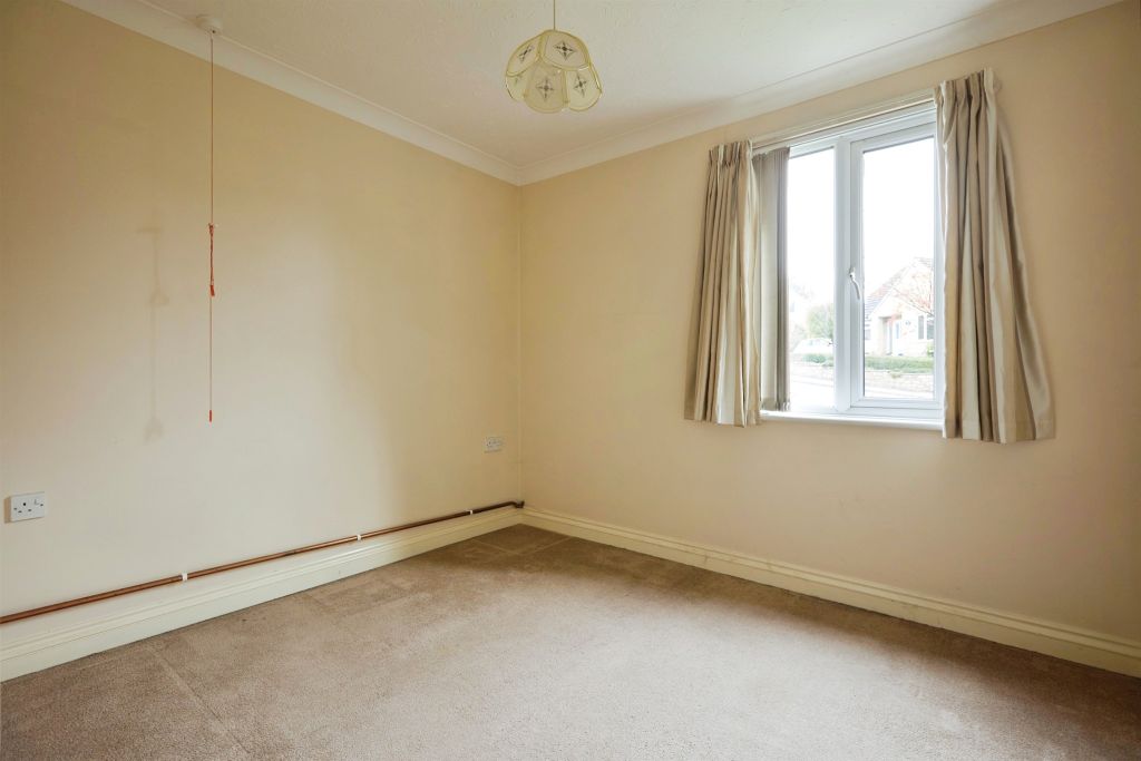 Additional image 9 of 2 bed flat for saleBarnaby Mead, Gillingham SP8