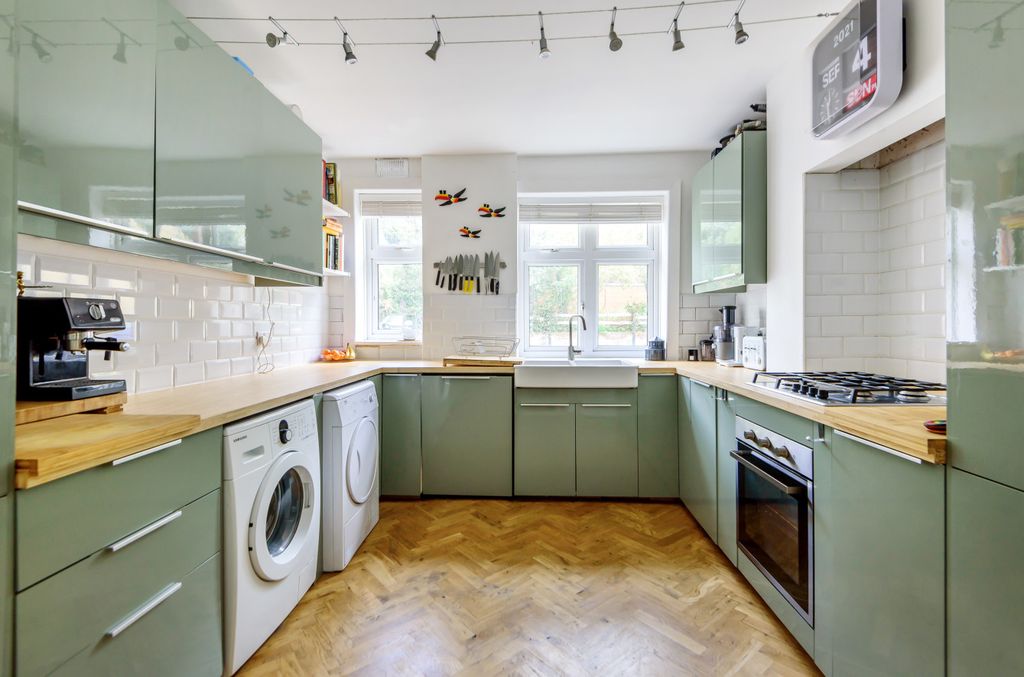 Additional image 3 of 4 bed flat for saleDevonshire Road, Polygon, Southampton, Hampshire SO15