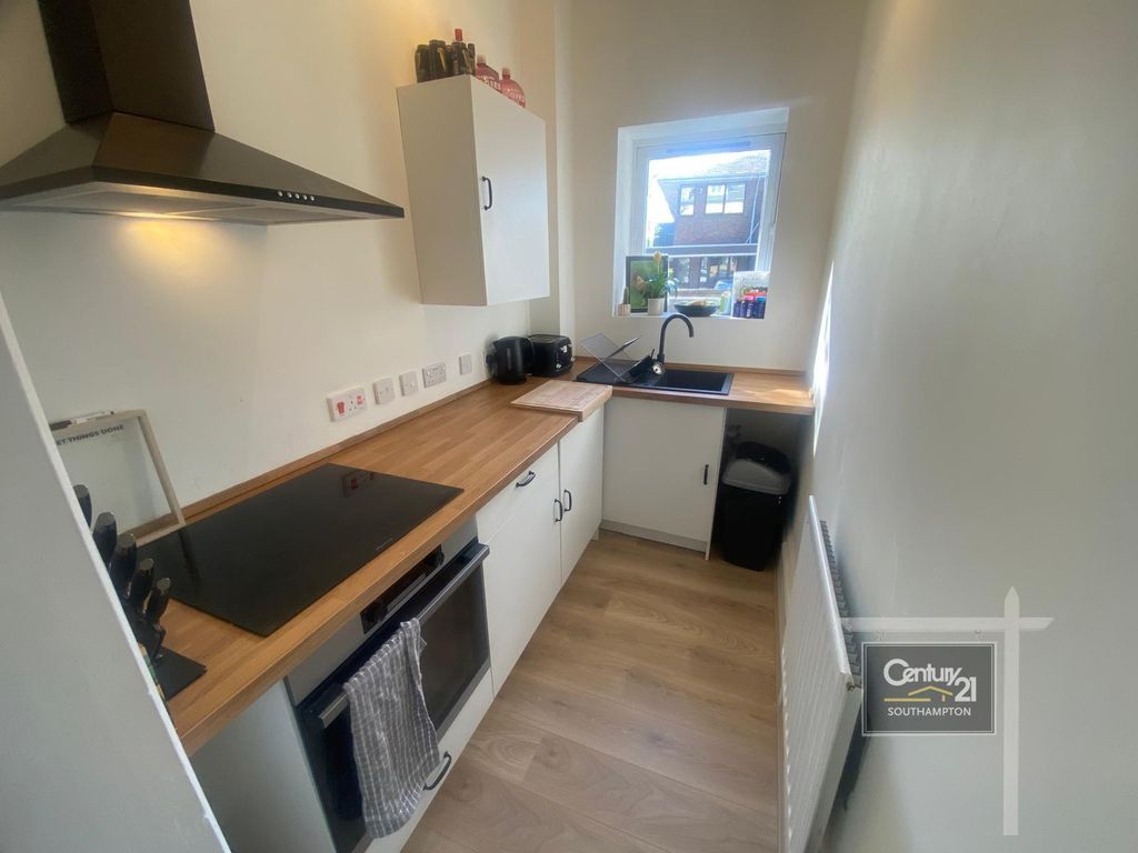 Additional image 5 of 1 bed flat for sale|Ref: L820888|, Millbrook Road West, Southampton SO15