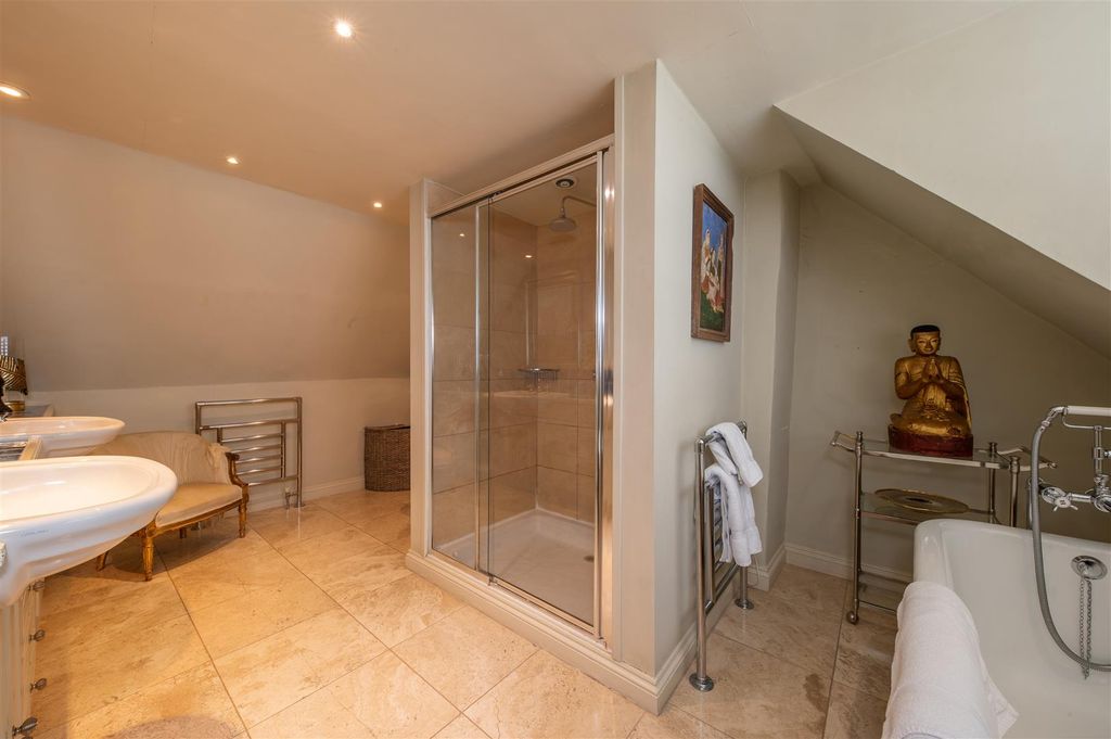 Additional image 14 of 5 bed property for saleOxford Street, Woodstock OX20