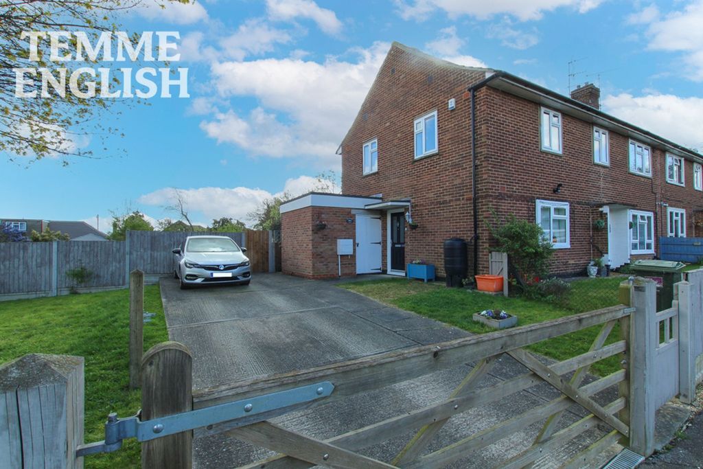 2 bed maisonette for saleRettendon View, Wickford SS11