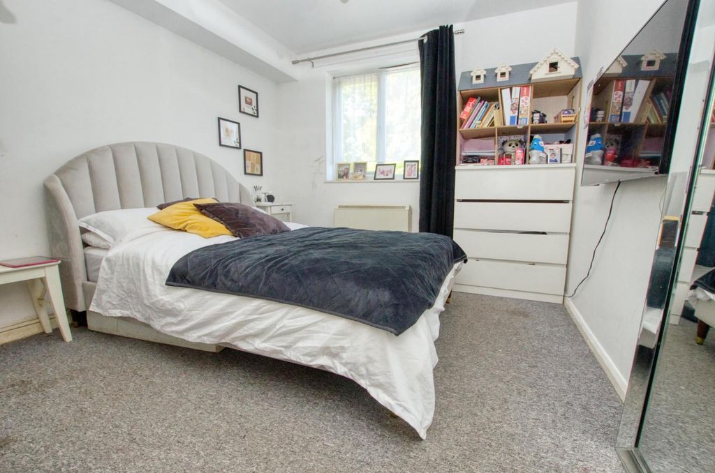 Additional image 5 of 3 bed flat for saleThe Oaks, Southampton SO19