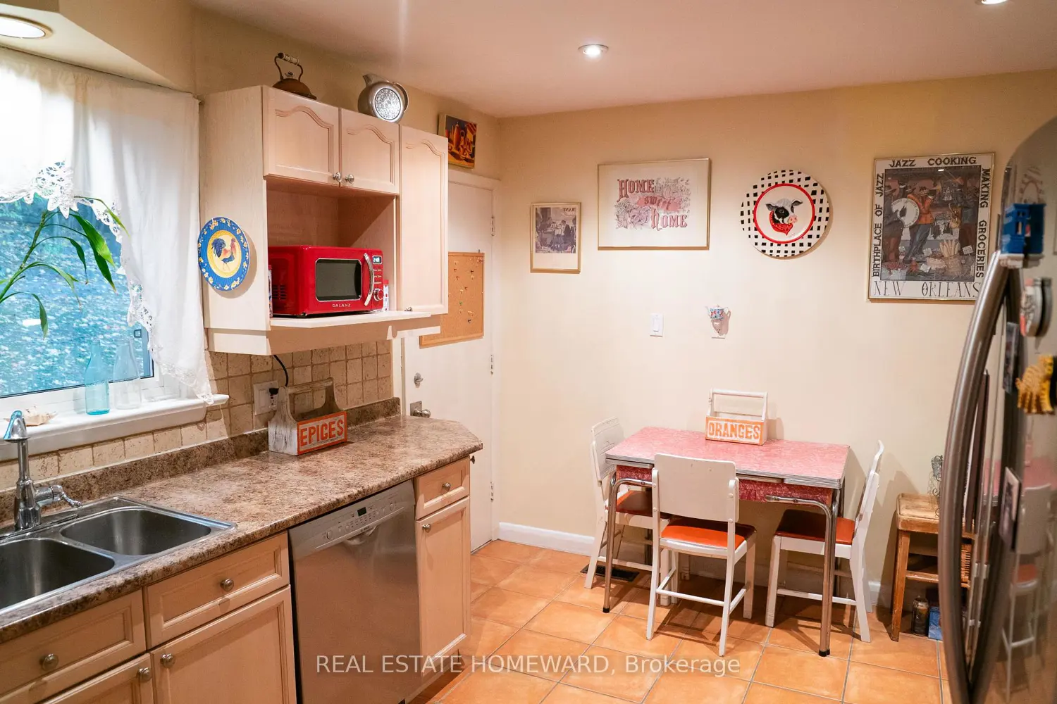 35 Valentine Drive photo 2