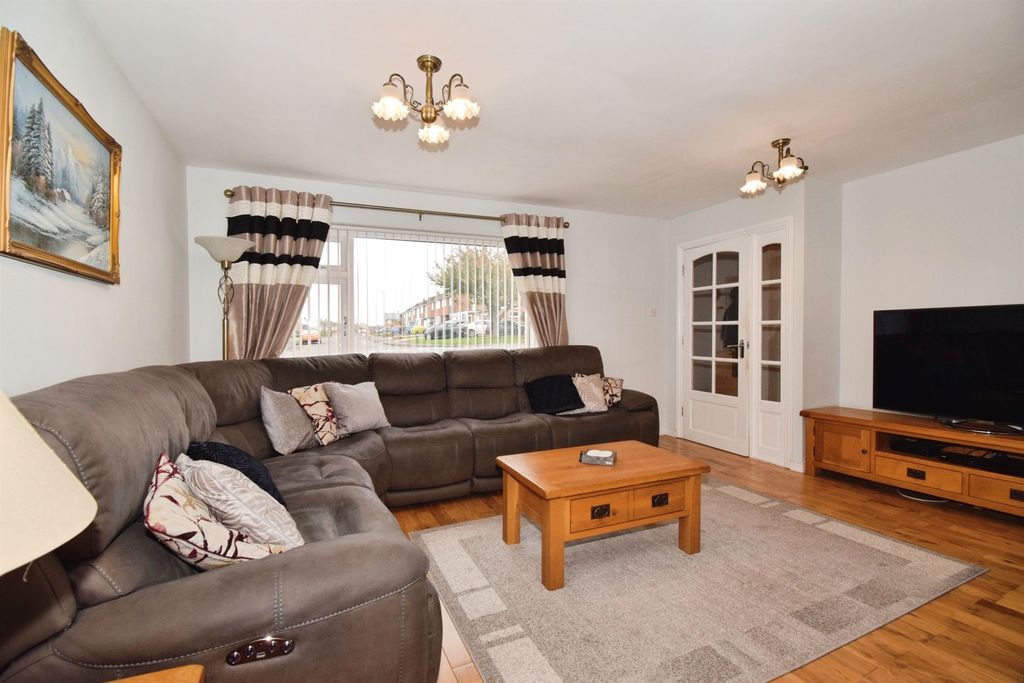 Additional image 3 of 5 bed semi-detached house for saleRedruth Avenue, Wigston LE18