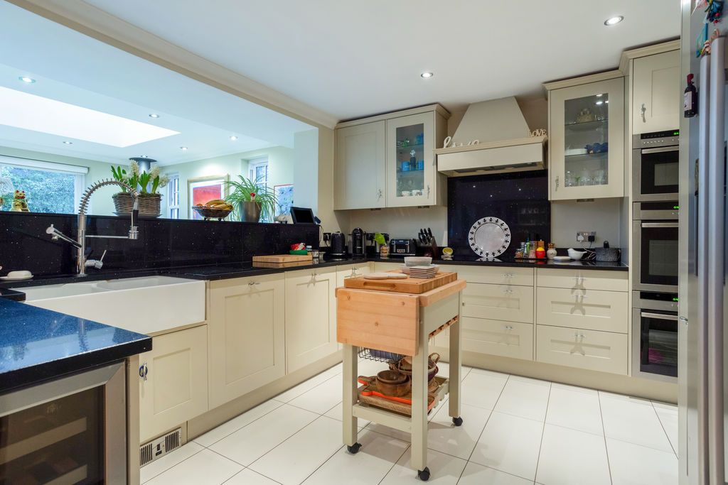 Additional image 2 of 3 bed terraced house for saleSnows Ride, Windlesham GU20