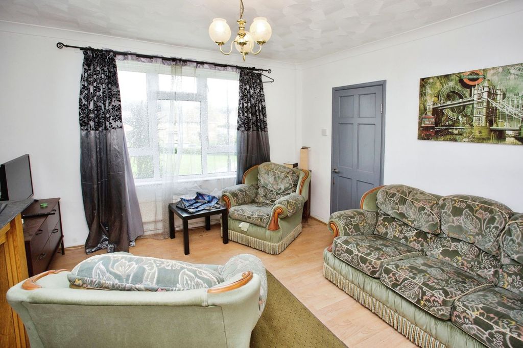 Additional image 5 of 3 bed semi-detached house for saleDefender Walk, Southampton SO19