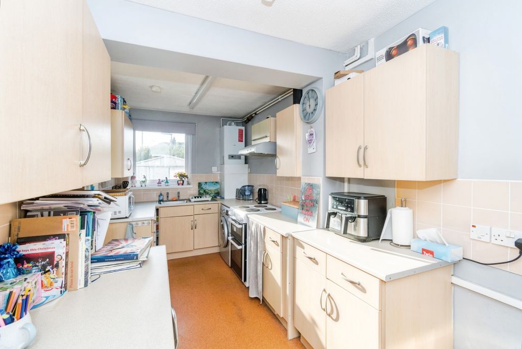 Additional image 6 of 3 bed semi-detached house for saleWarren Crescent, Southampton, Hampshire SO16