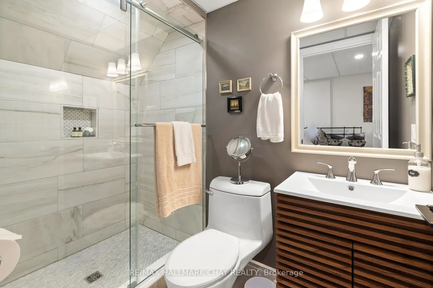 Additional image 9 of 571 Longworth Avenue 13