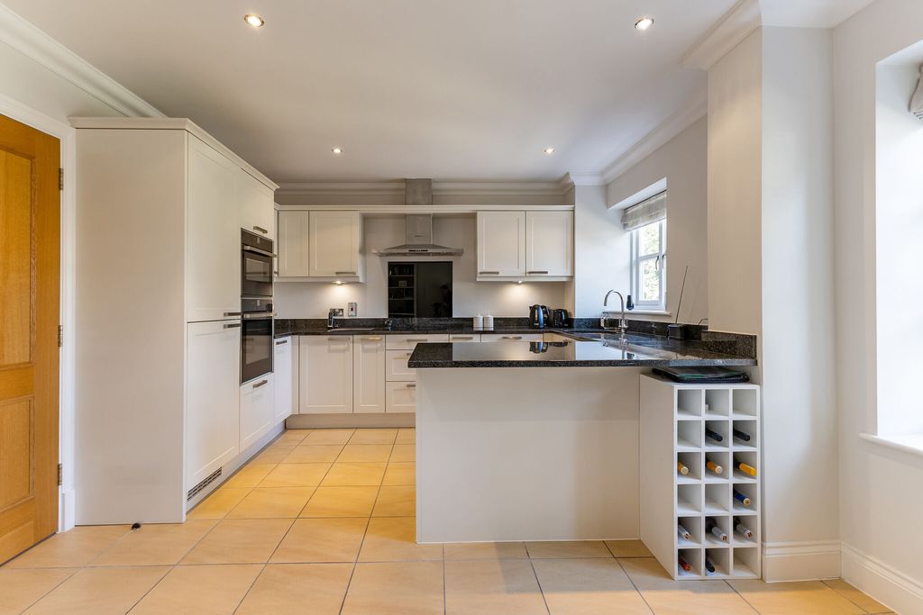 Additional image 13 of 2 bed flat for saleCross Road, Ascot SL5
