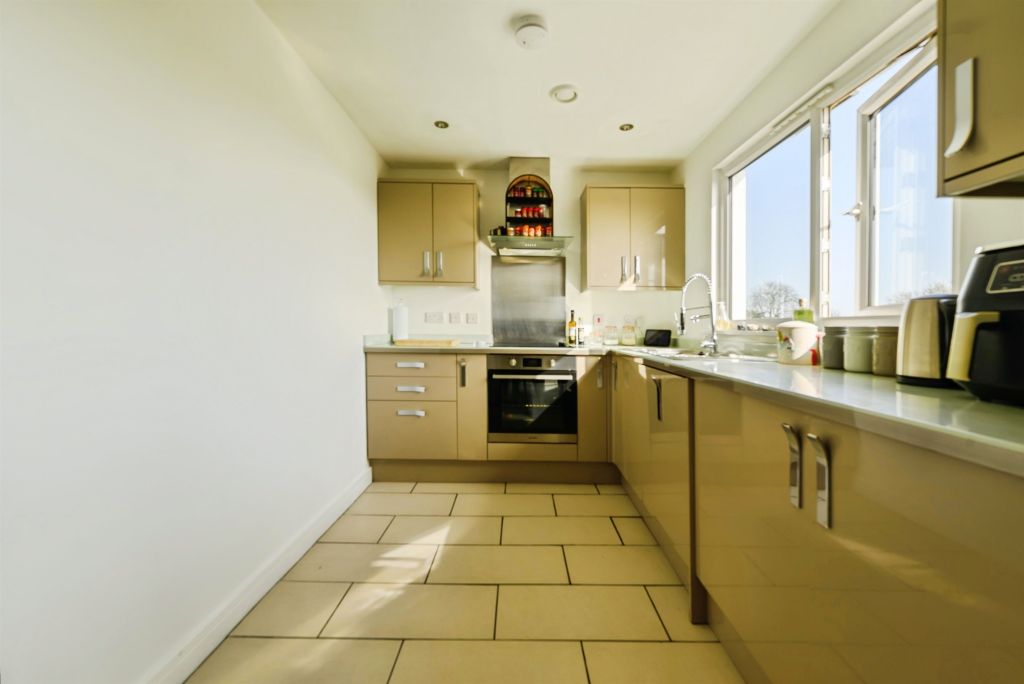 Additional image 13 of 2 bed flat for saleLondon Road, Portsmouth PO2