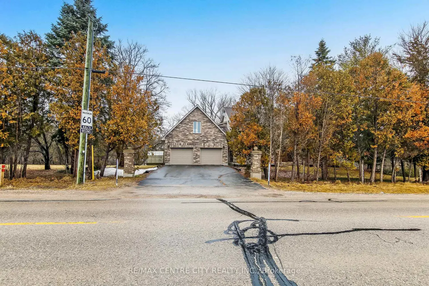 1496 Sunningdale Road