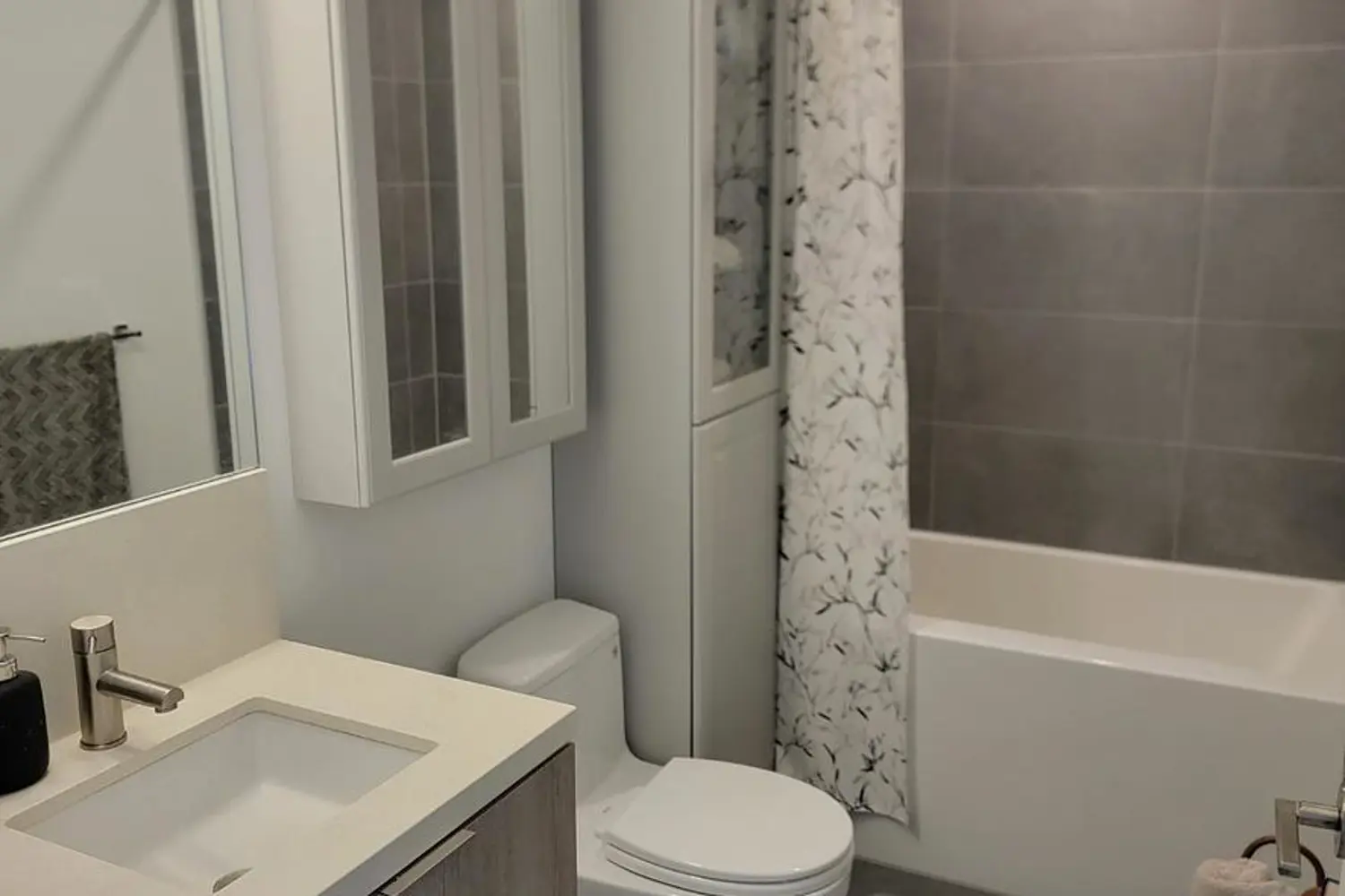 Additional image 10 of 2020 Bathurst Street 210
