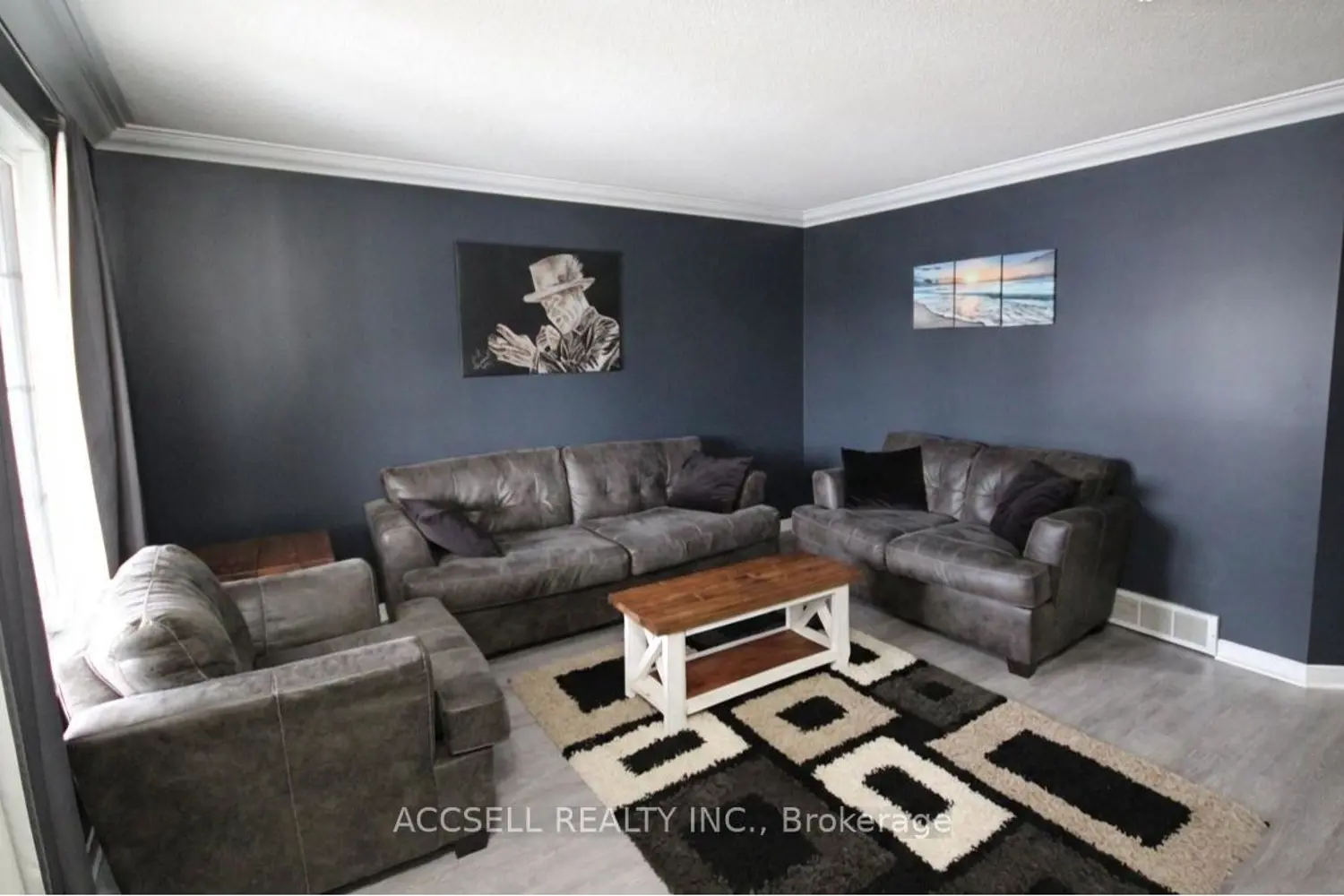 635 Highview Drive photo 4