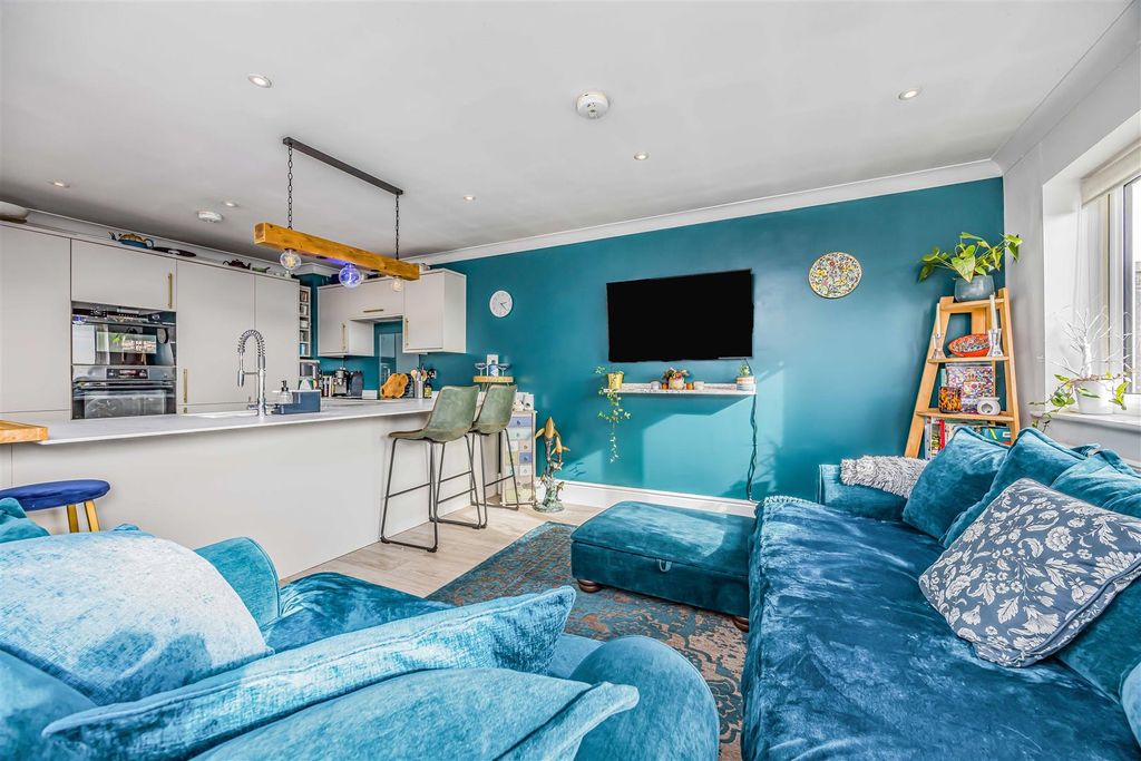 Additional image 8 of 3 bed flat for saleSouthsea, Portsmouth PO5