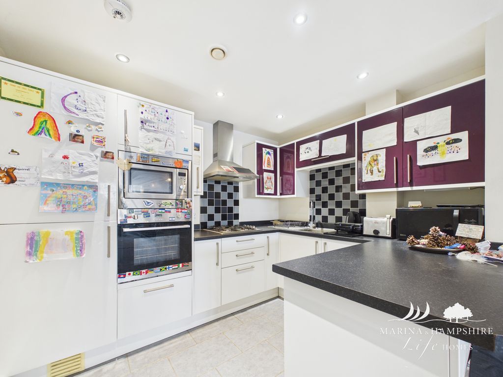 Additional image 2 of 1 bed flat for saleOyster Quay, Port Solent PO6