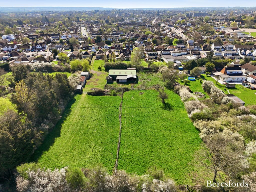 4 bed bungalow for saleChurch End Lane, Runwell SS11