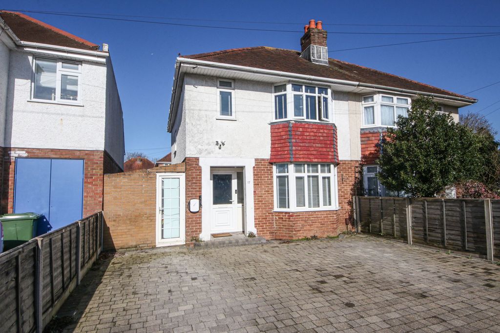 3 bed semi-detached house for saleArchery Grove, Woolston SO19