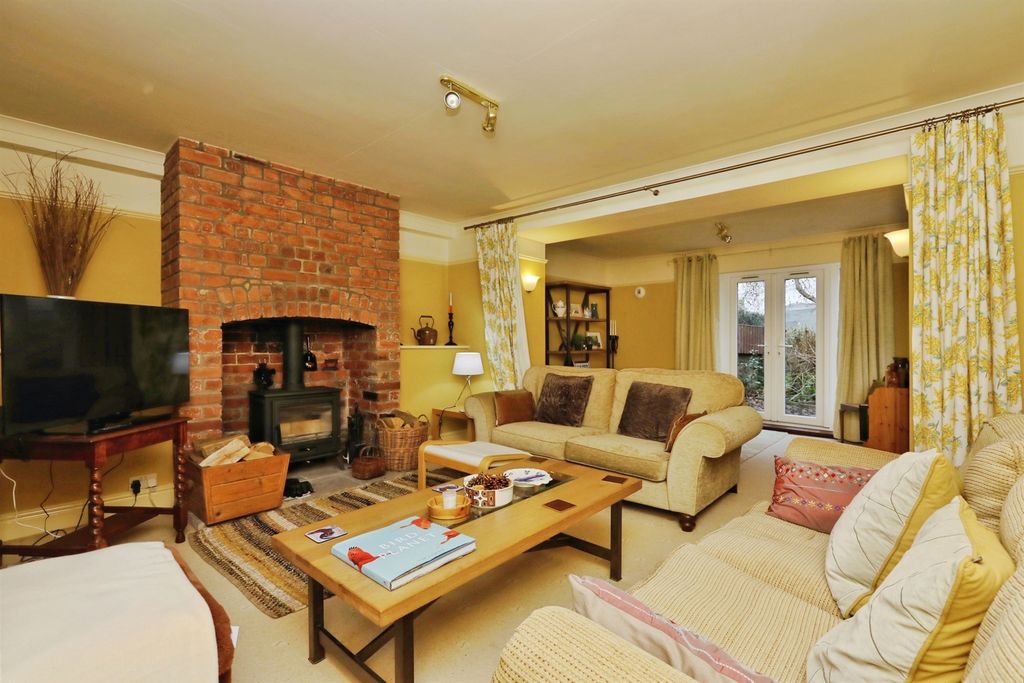 Additional image 3 of 4 bed cottage for saleHigh Street, Whitwell, Worksop S80