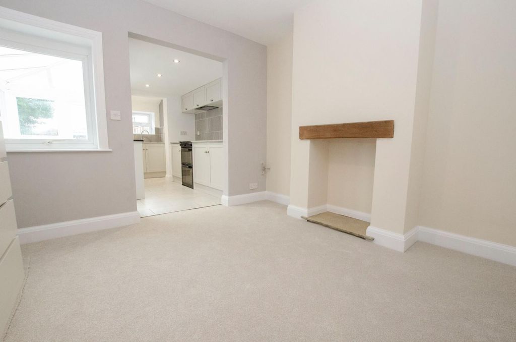 2 bed semi-detached house for saleCommercial Street, Southampton SO18 photo 4