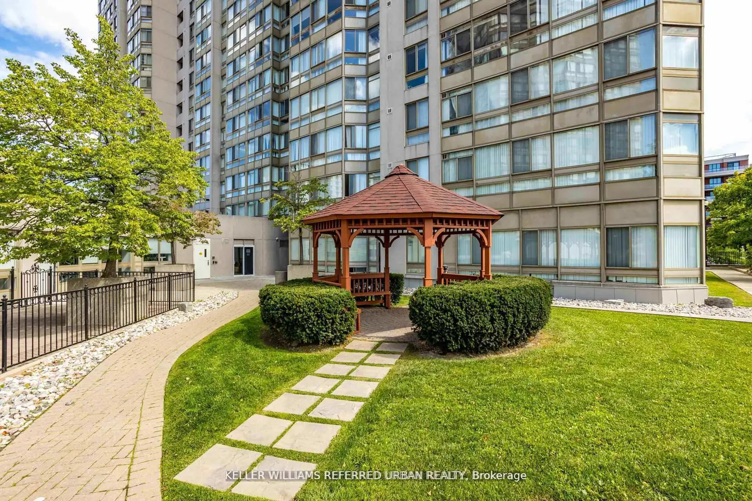 Additional image 19 of 3233 Eglinton Avenue 1812