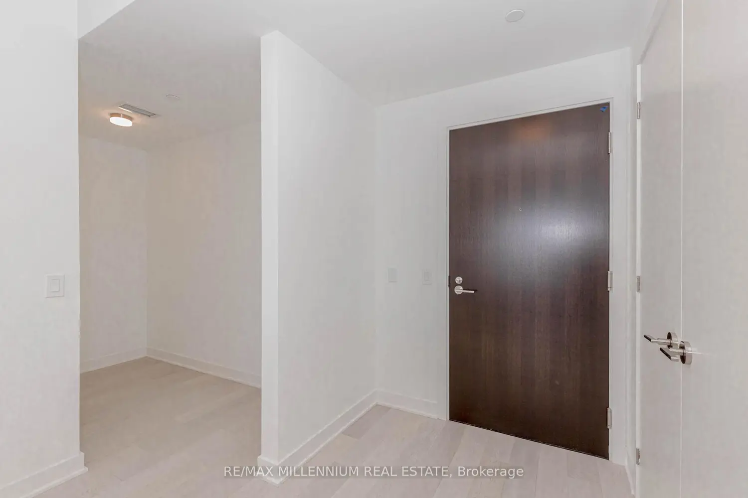 Additional image 8 of 11 Yorkville Avenue 4103