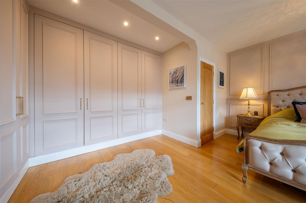 Additional image 9 of 3 bed terraced house for saleHensington Road, Woodstock OX20