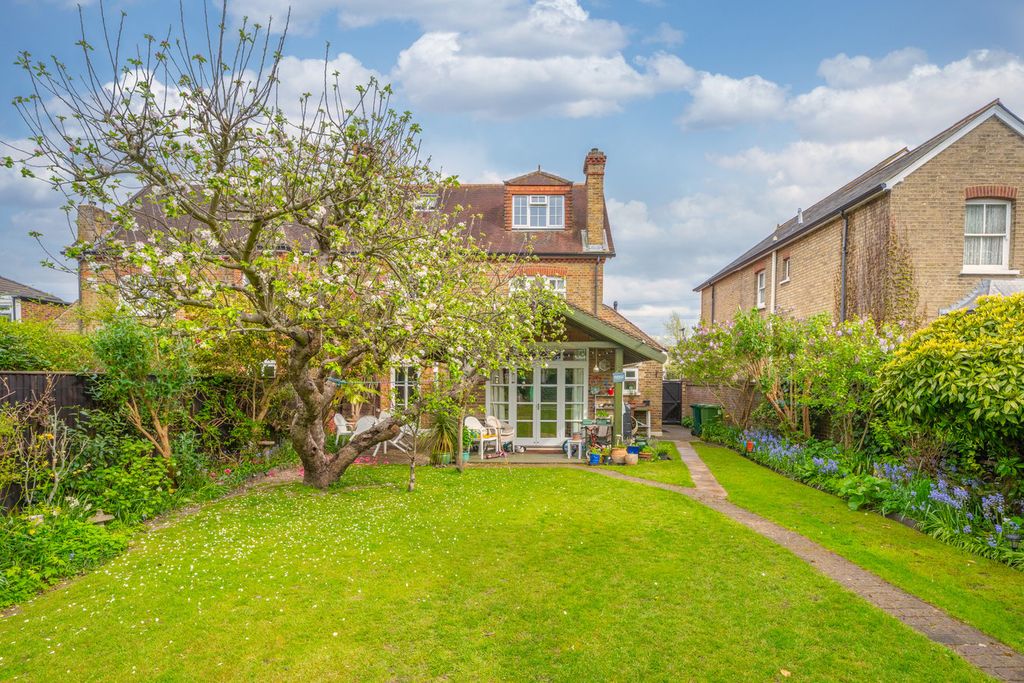 Additional image 21 of 4 bed semi-detached house for saleParkland Grove, Ashford TW15