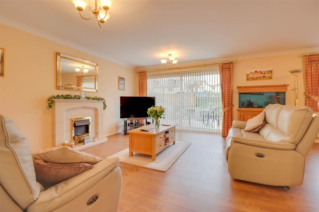 Additional image 4 of 4 bed detached house for saleSwan Lane, Wickford SS11