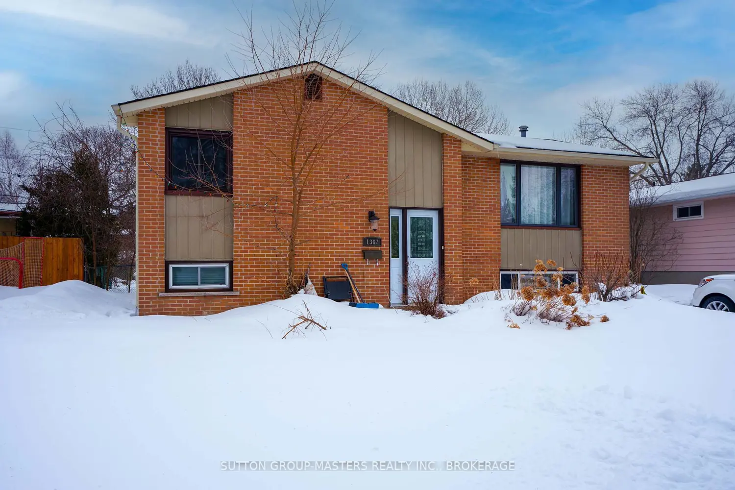 1367 Waverley Crescent