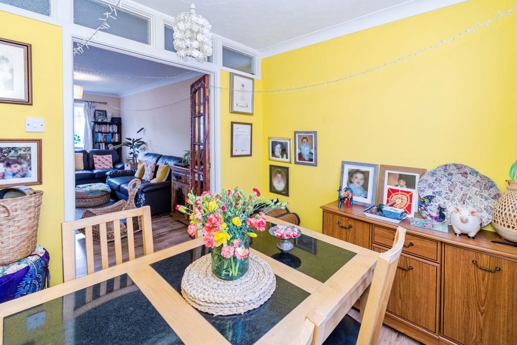 Additional image 6 of 3 bed terraced house for saleWhitehouse Gardens, Regents Park, Southampton, Hampshire SO15