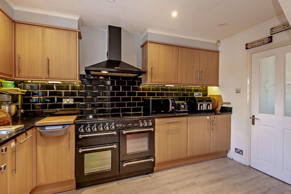 Additional image 9 of 5 bed detached house for saleFontmell Park, Ashford TW15