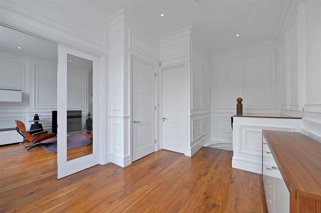 Additional image 8 of 3 bed flat for saleThe Residence, 26 Trinity Place, Windsor, Berkshire SL4