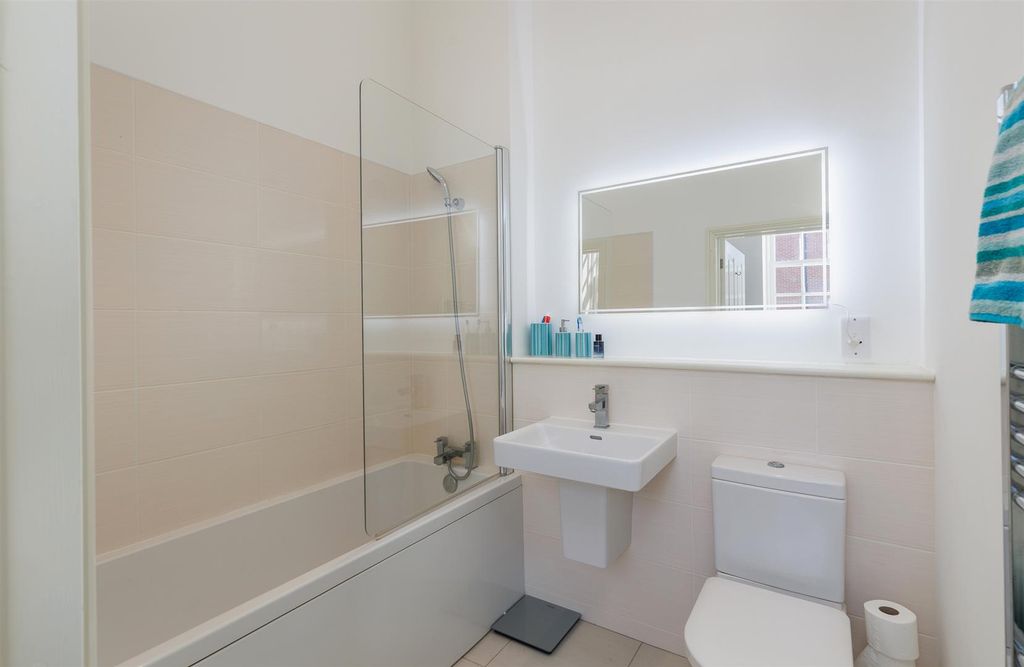 Additional image 16 of 2 bed flat for saleGatcombe, Isle Of Wight PO30