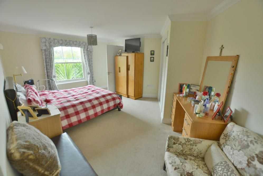 Additional image 20 of 2 bed flat for saleFleur De Lis, East Borough, Wimborne BH21