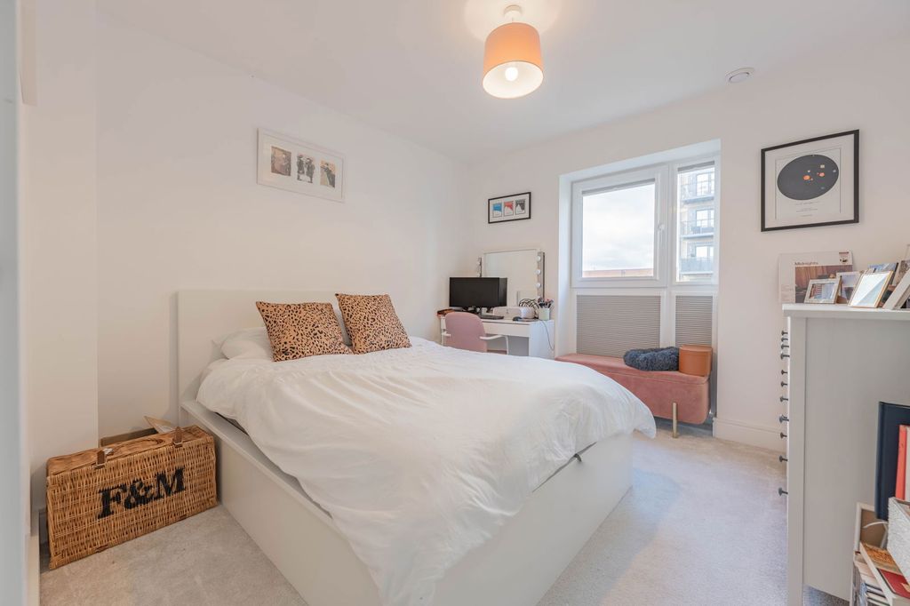 Additional image 10 of 2 bed flat for saleMeridian Way, Southampton SO14