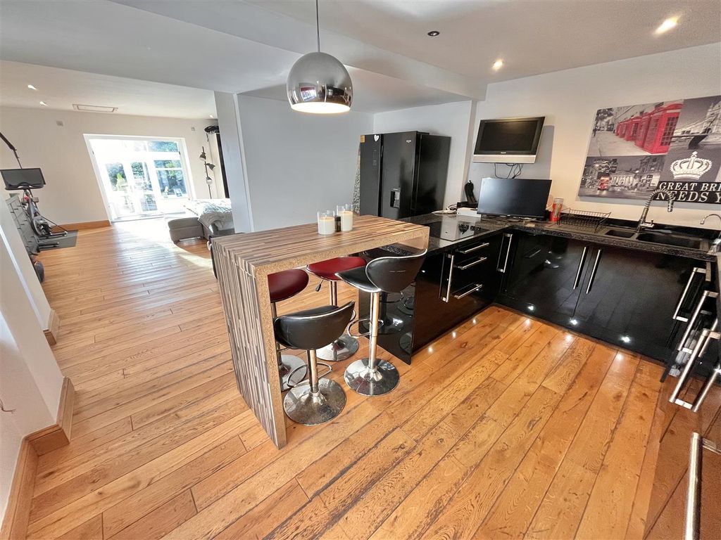 Additional image 15 of 6 bed detached house for salePrestbury Road, Wilmslow SK9