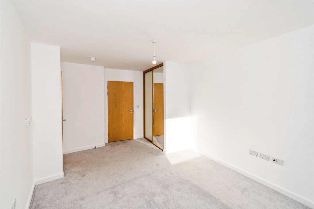 Additional image 15 of 2 bed flat for saleCentenary Plaza, Southampton SO19
